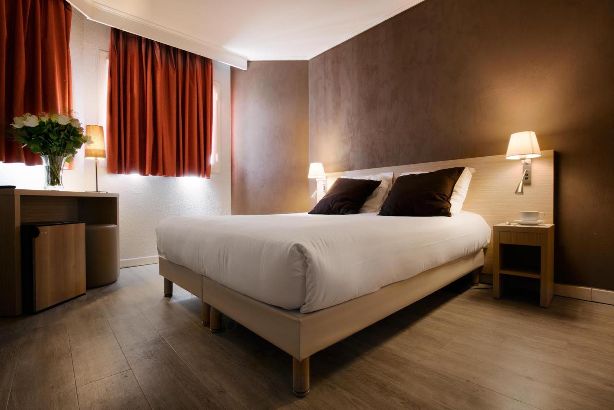 Hotel De L'Etoile Антиб Экстерьер фото